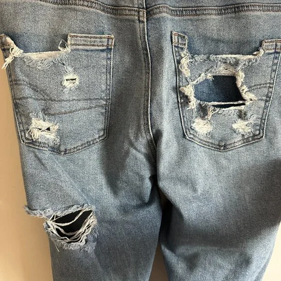 AE Ripped Relaxed Mom Jean - Picture 10 of 14